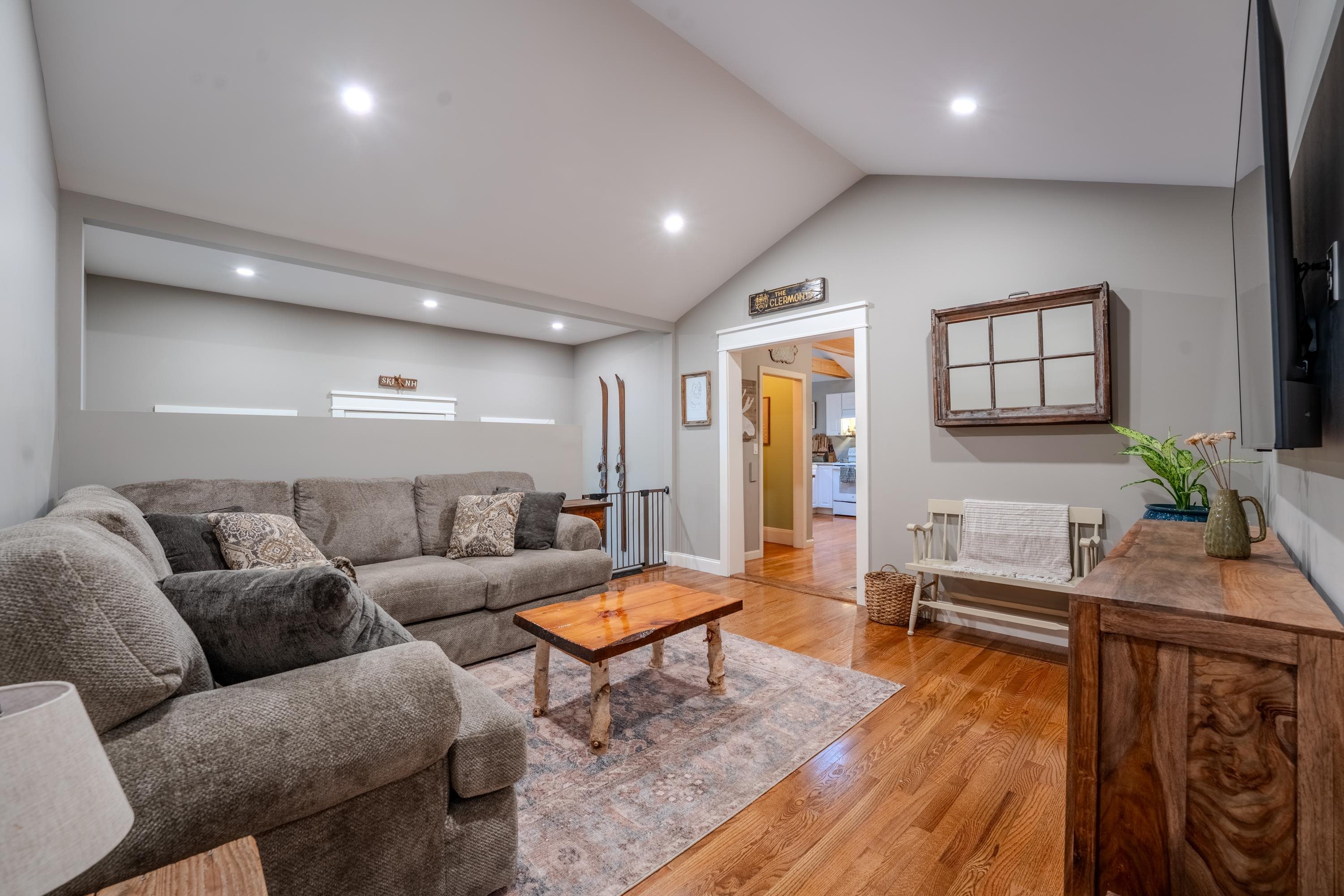3421 River Road
