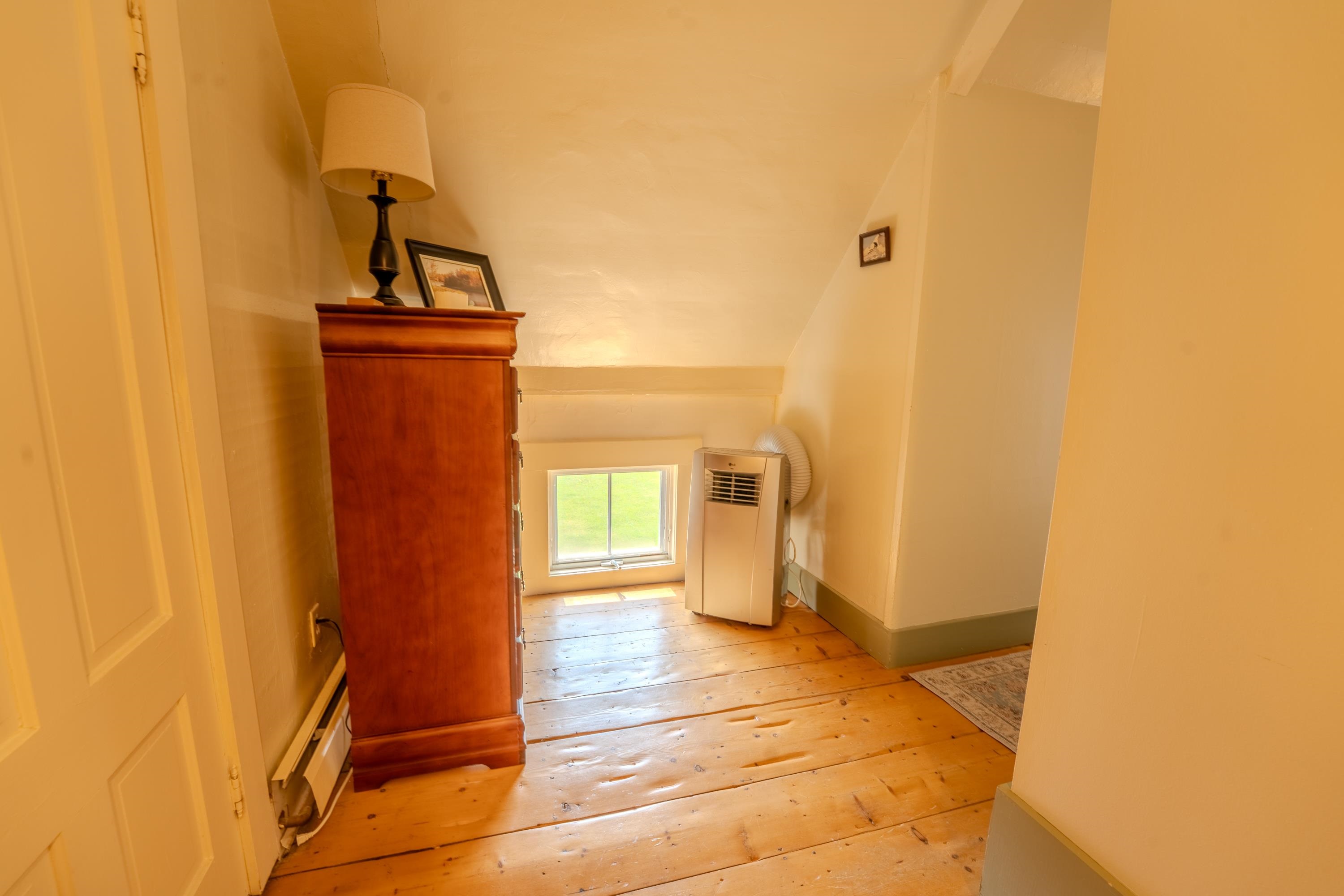 1366 Easton Road