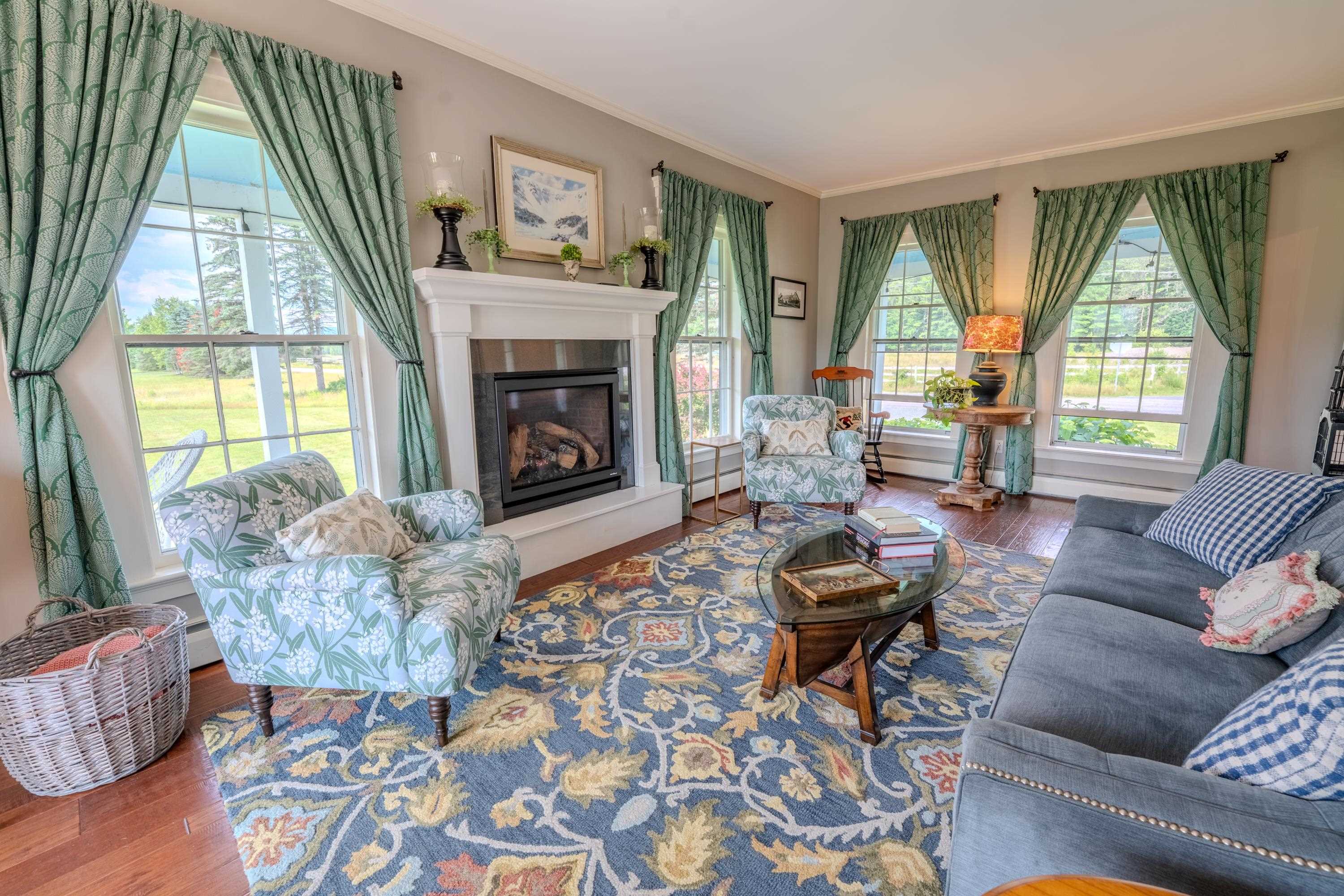 1366 Easton Road