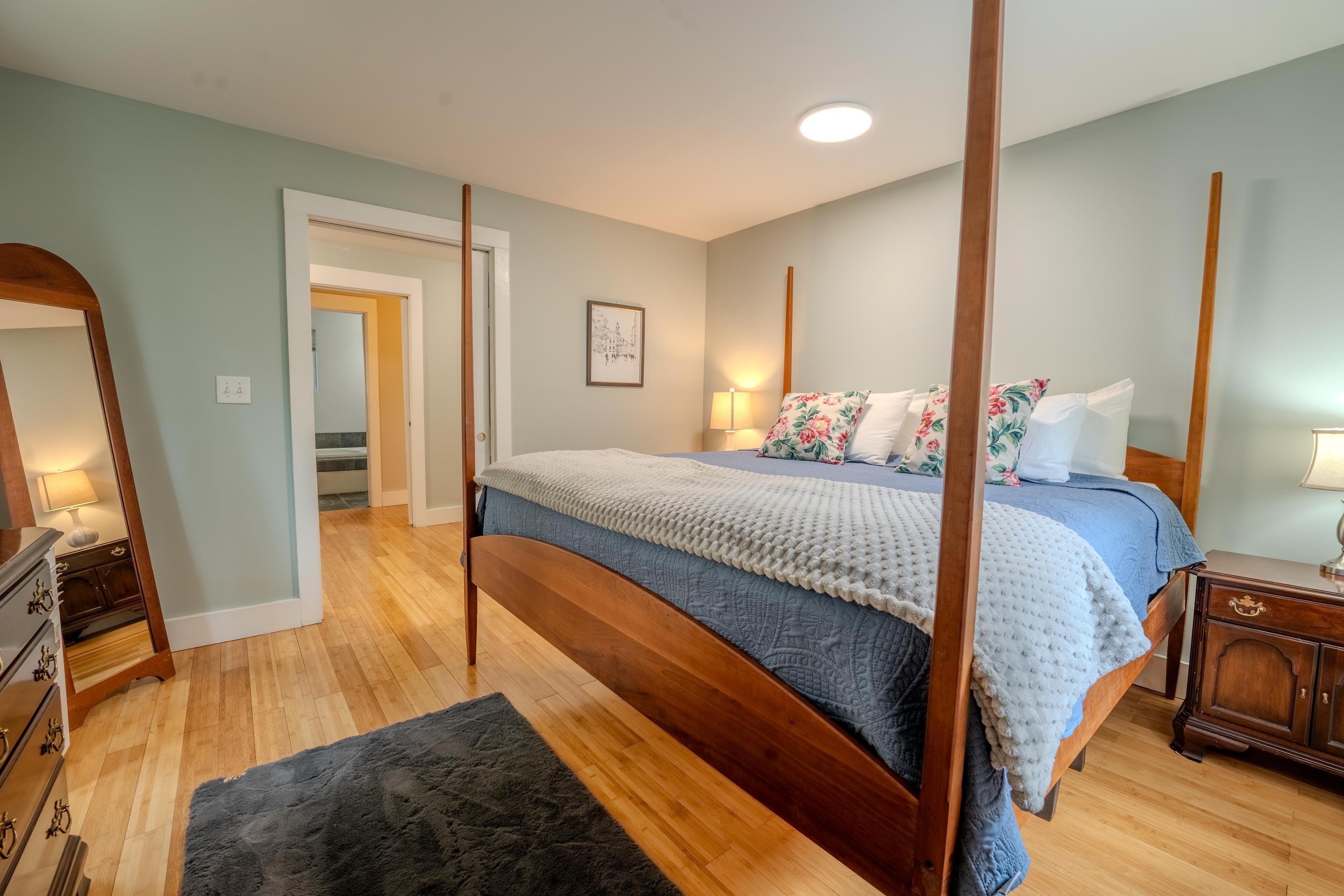 111 Holland Trail