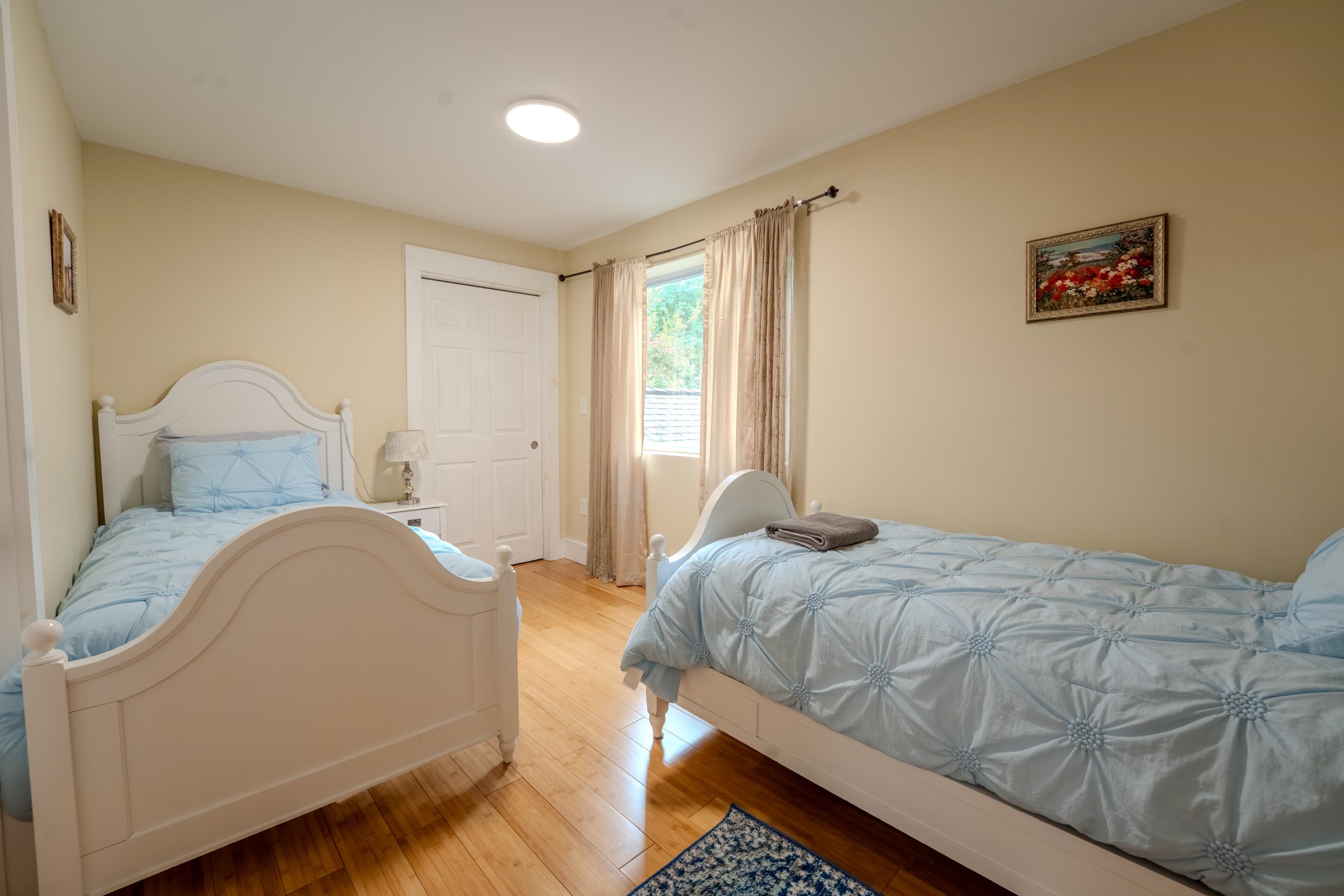 111 Holland Trail