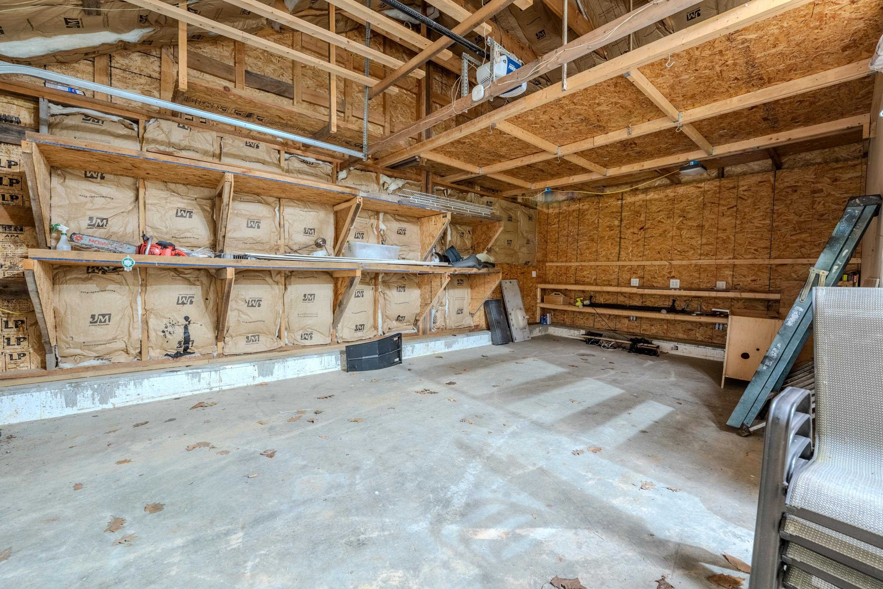 111 Holland Trail