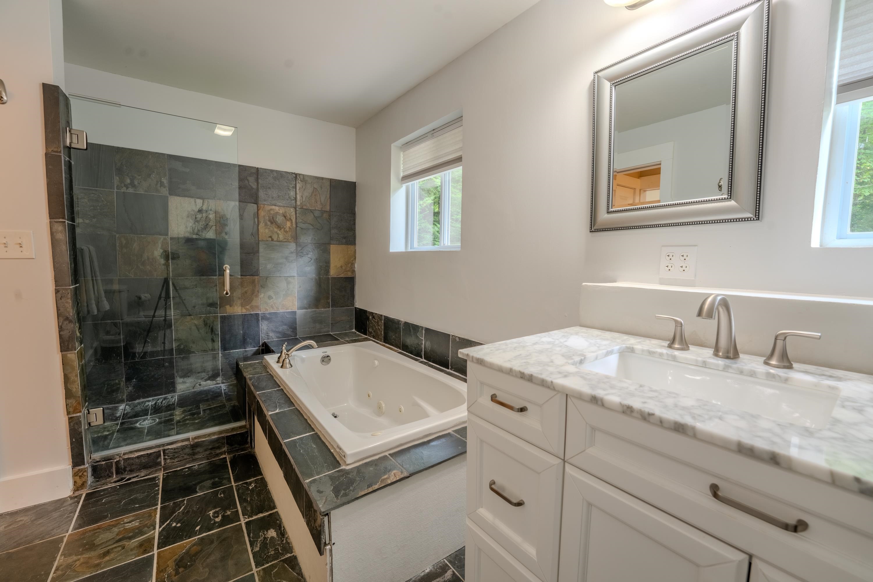 111 Holland Trail