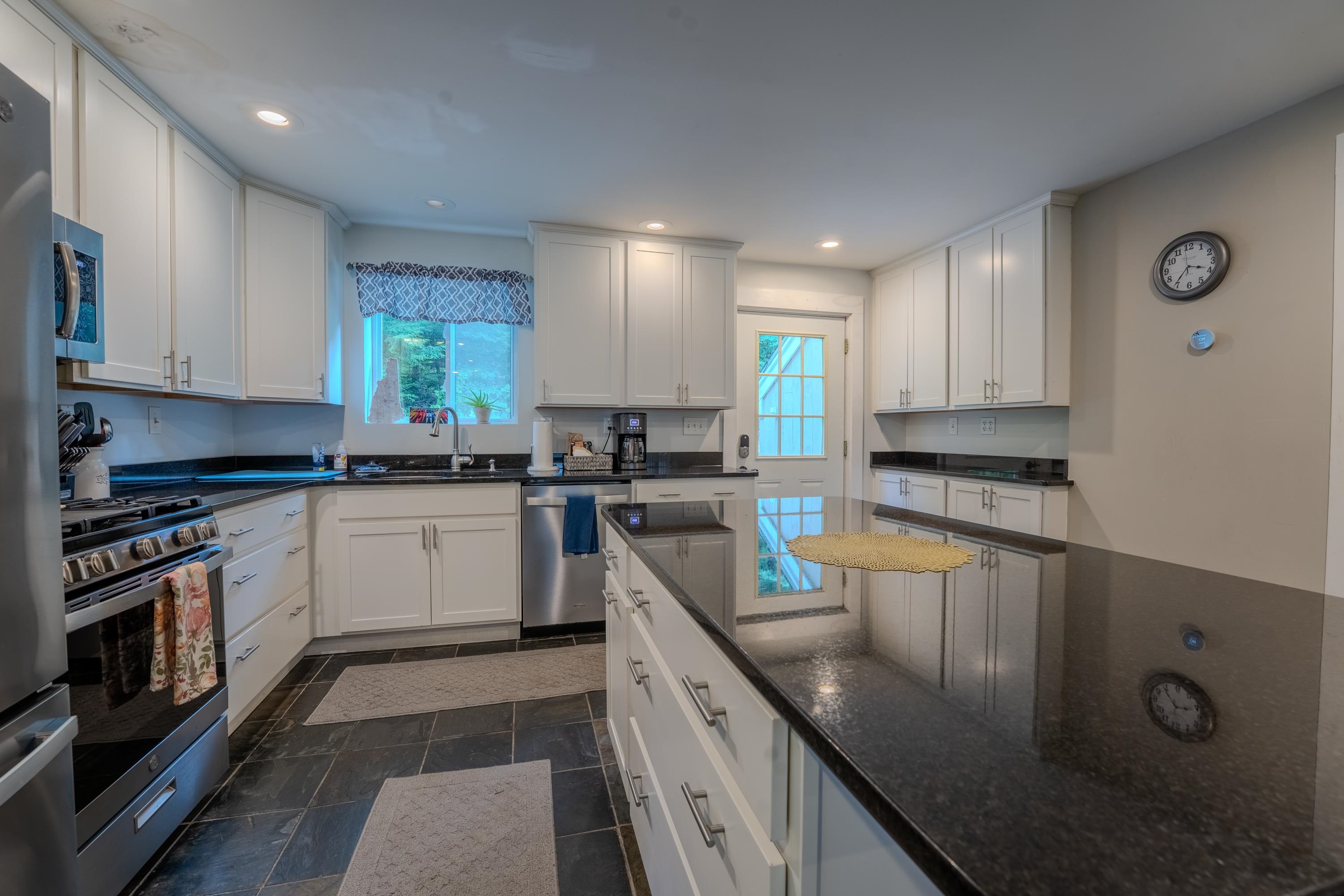 111 Holland Trail