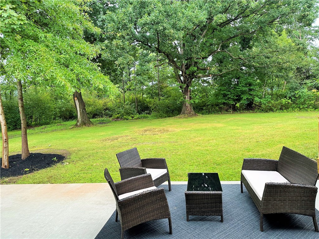 5005 Lakeview Dr