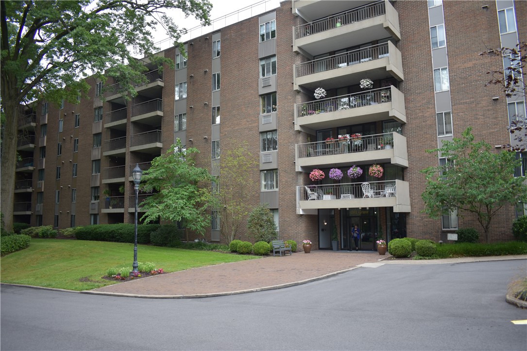 201 Grant Street 106