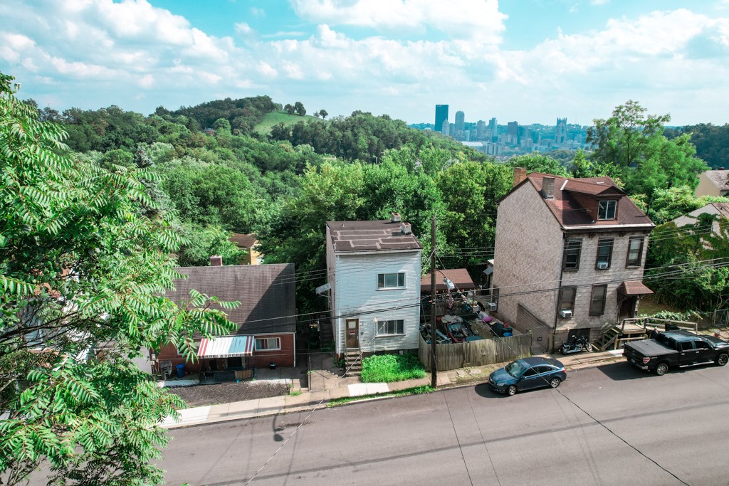 929 S Side Ave