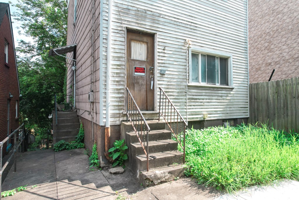 929 S Side Ave