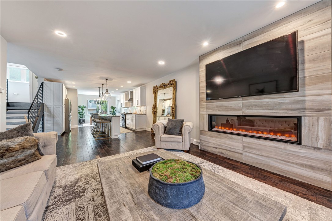 1051 North Ave