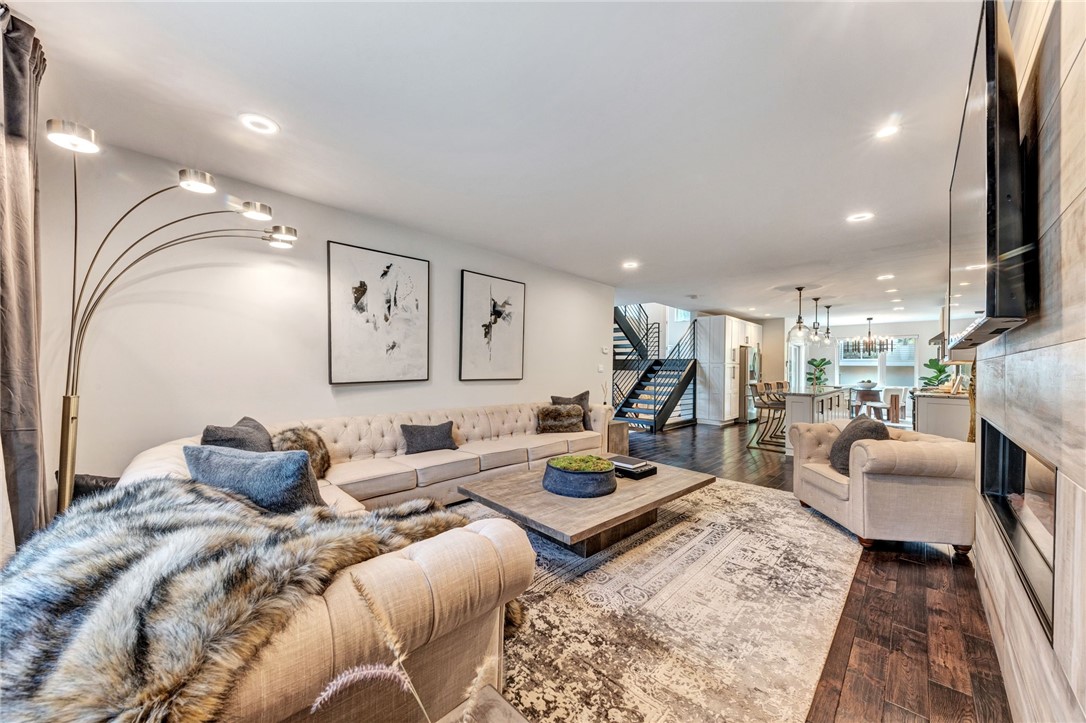 1051 North Ave