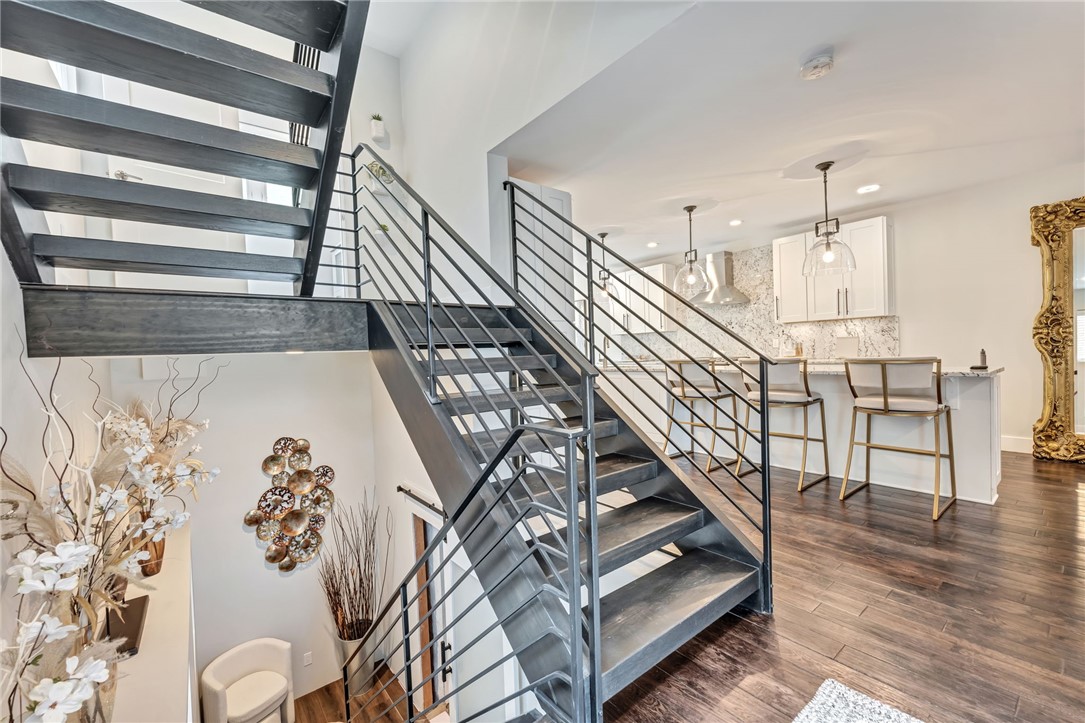 1051 North Ave