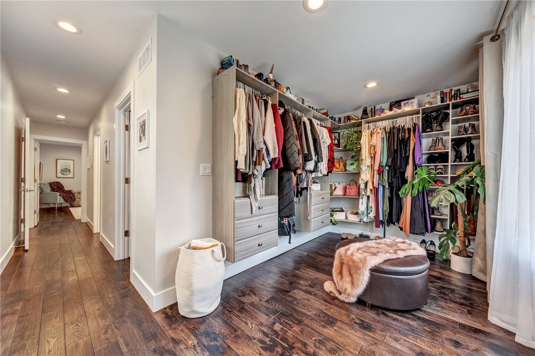 1051 North Ave