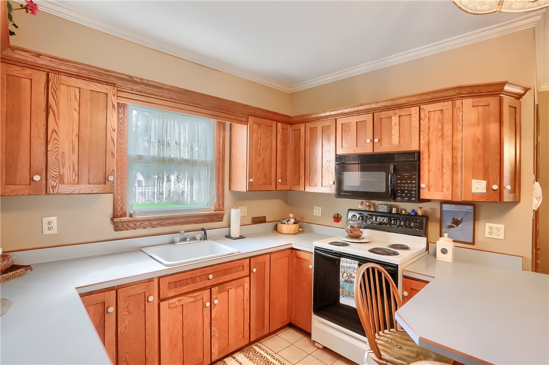 208 E Edgewood