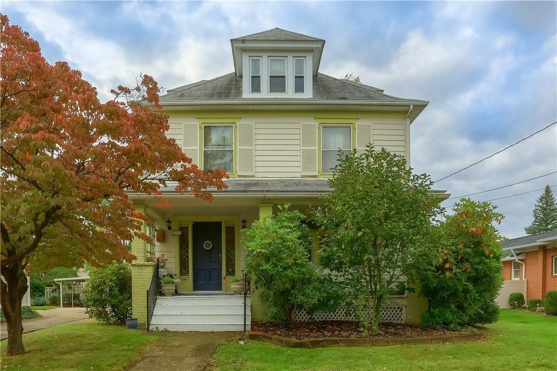 208 E Edgewood