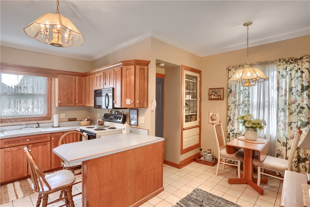 208 E Edgewood