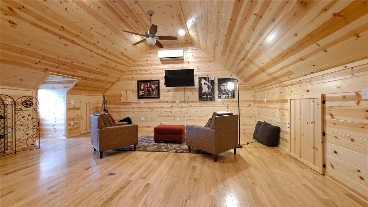 102 Drake Dr