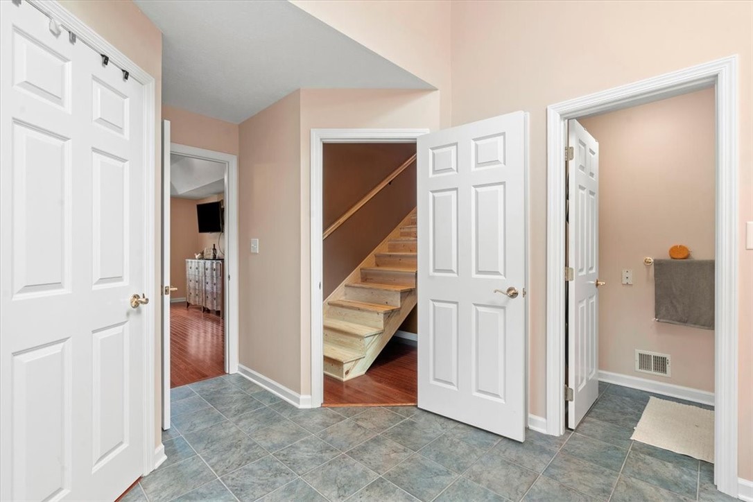 102 Drake Dr