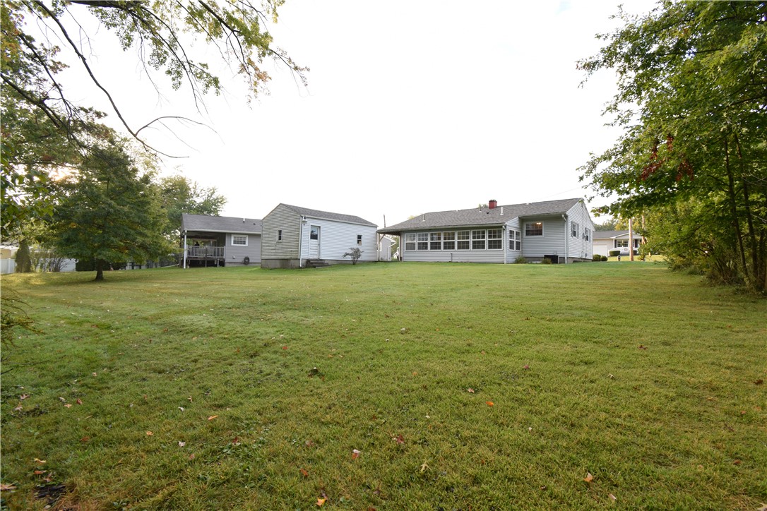 895 Donna Dr