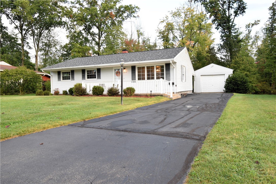 895 Donna Dr