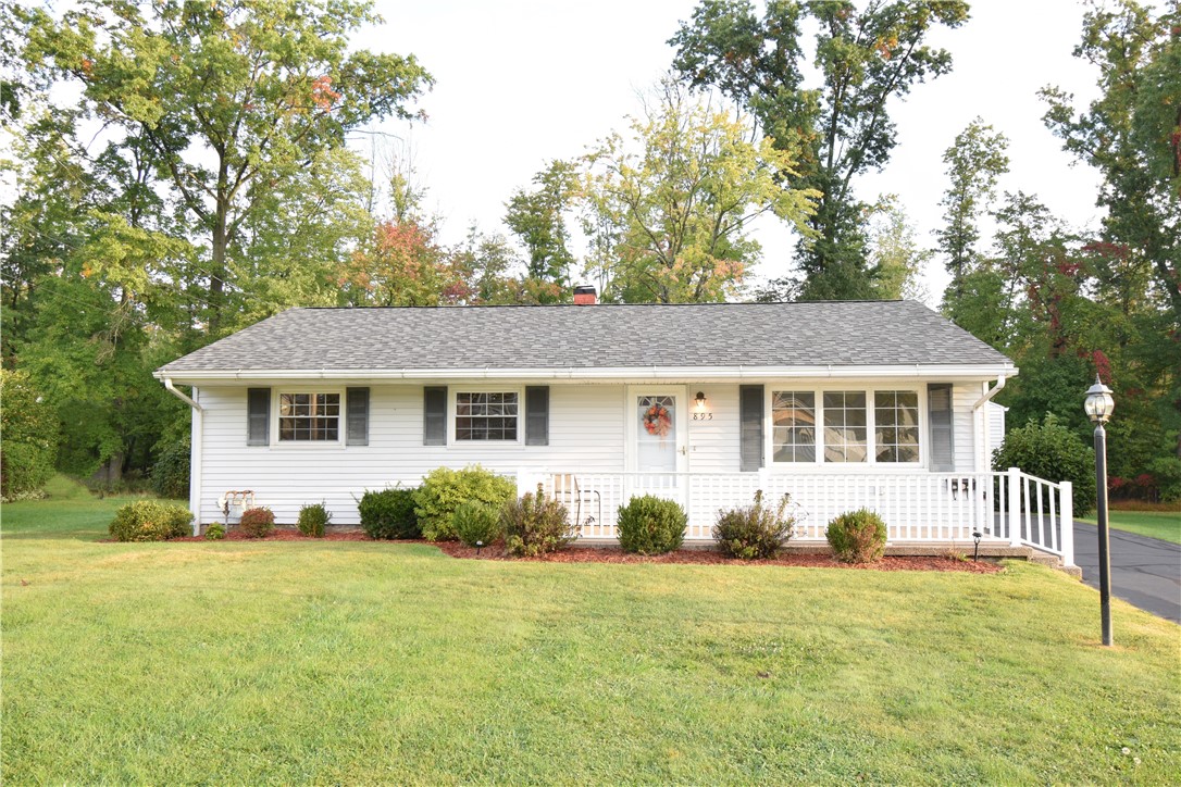 895 Donna Dr