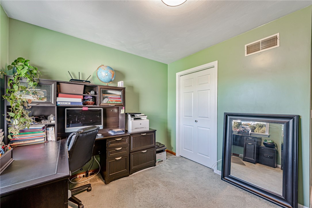32 Deerfield Dr