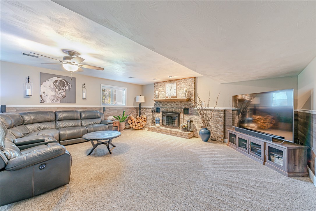 32 Deerfield Dr