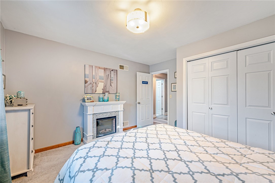 32 Deerfield Dr