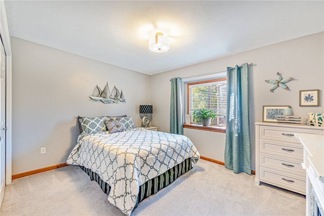 32 Deerfield Dr