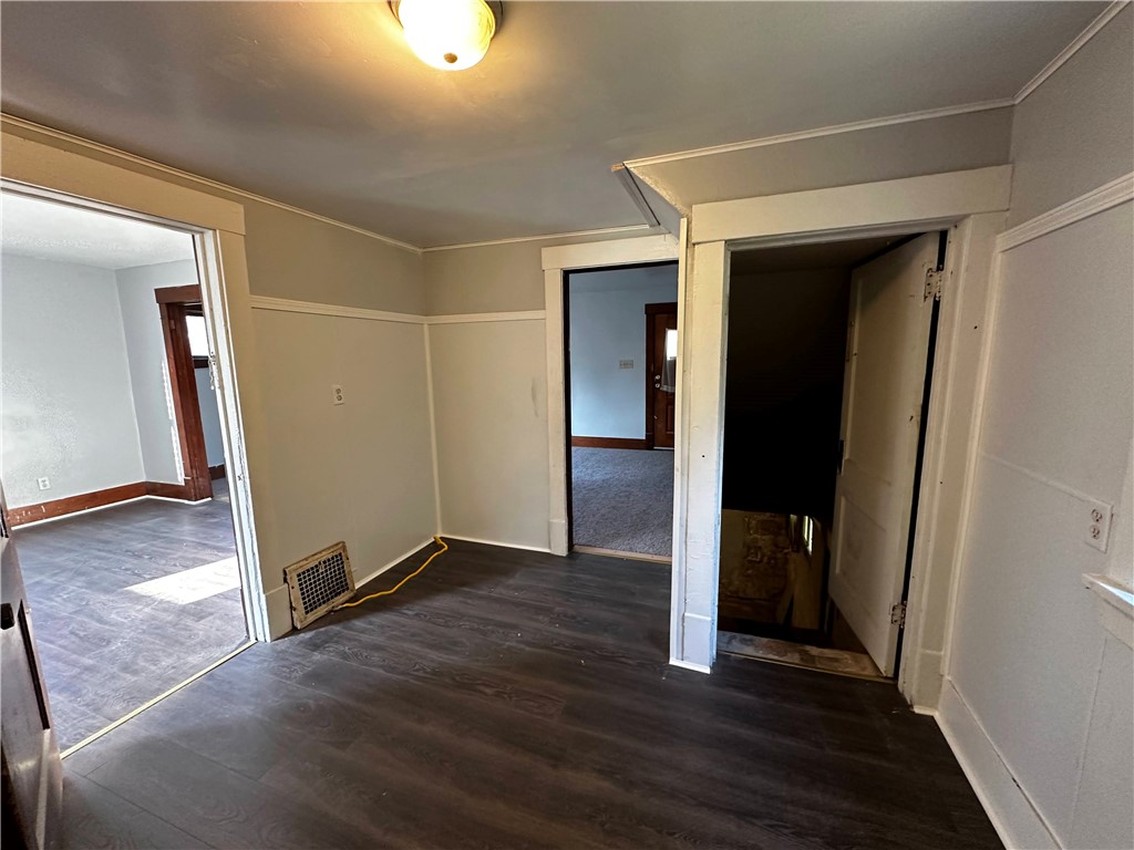 377 New Castle Ave