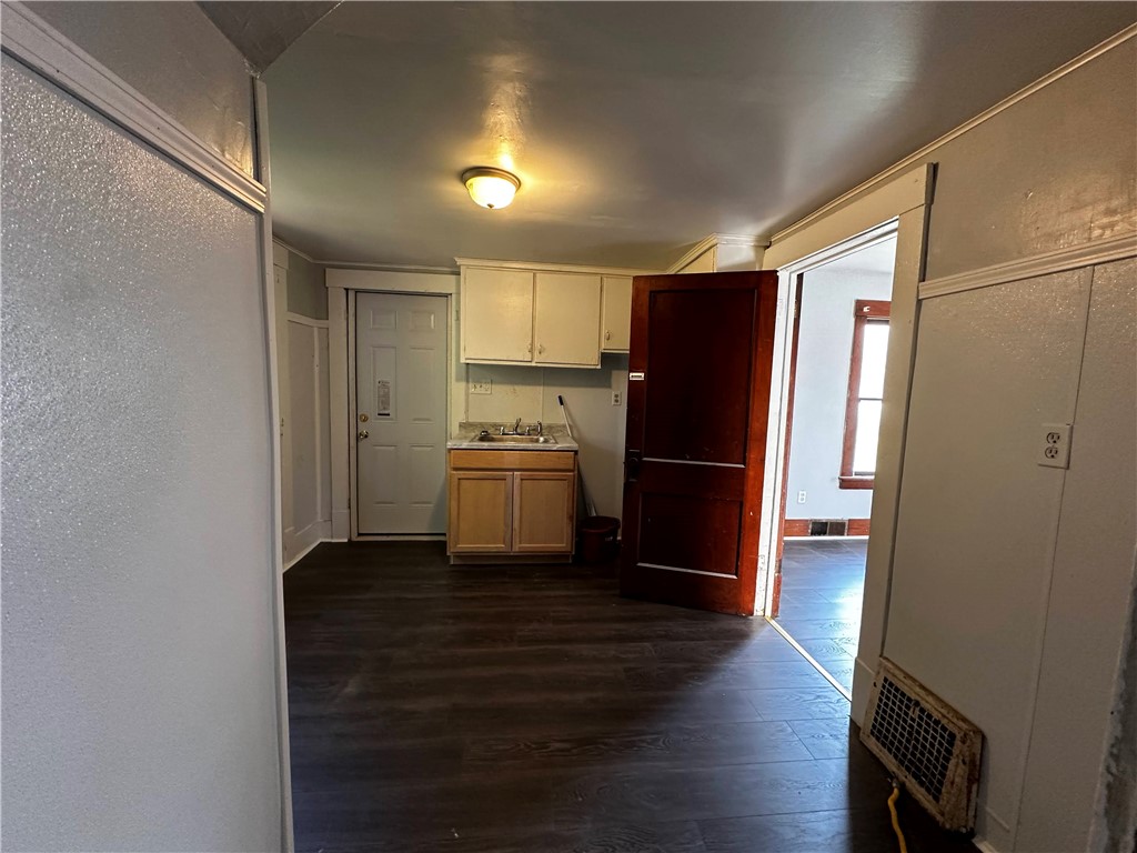 377 New Castle Ave