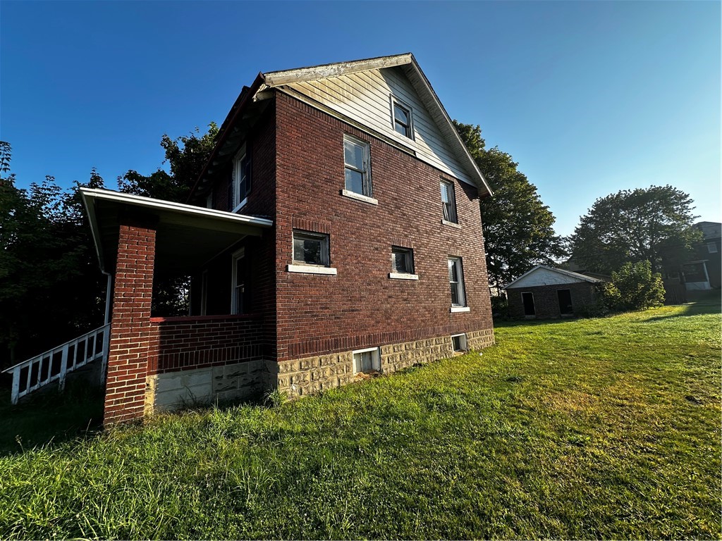 377 New Castle Ave