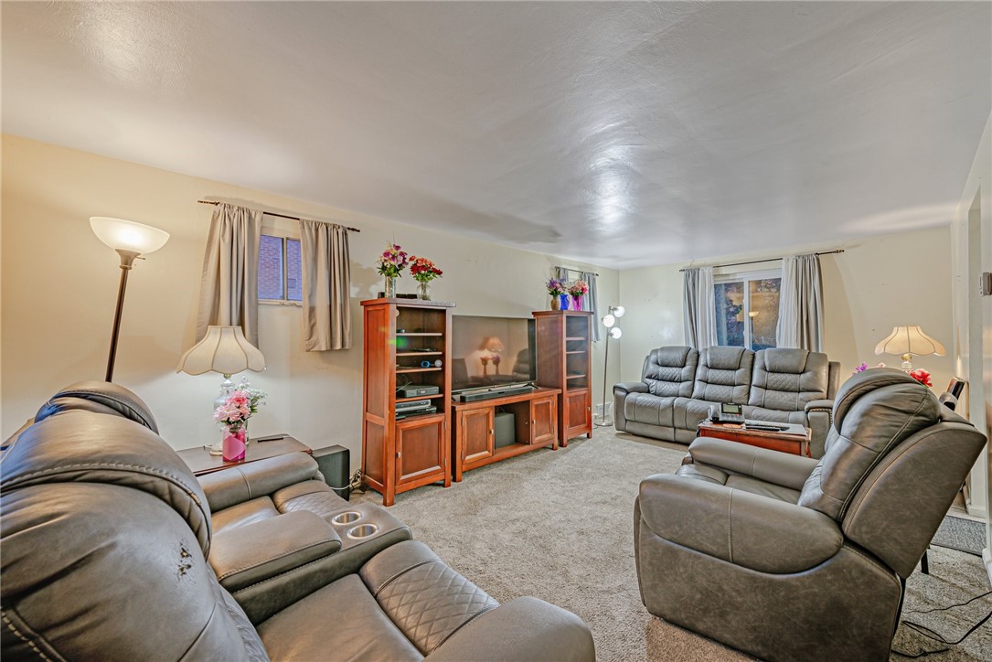 8014 Mark Dr