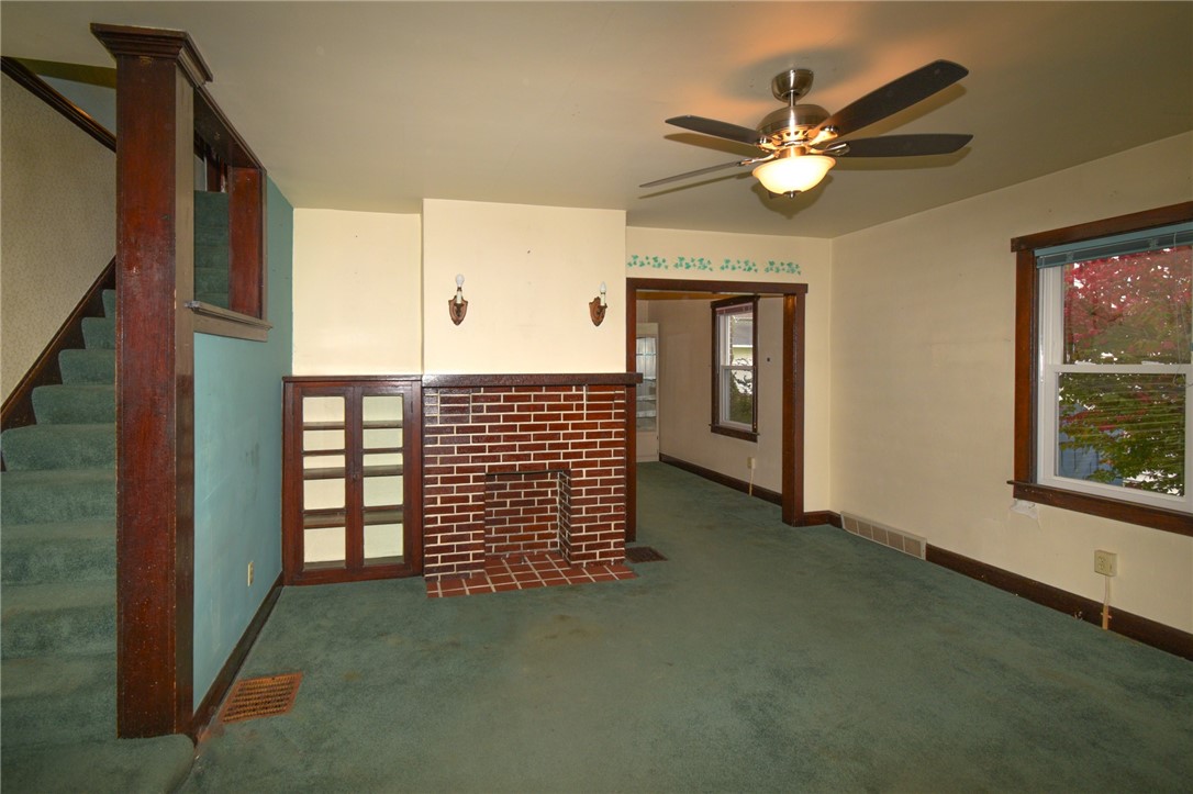 1715 W Ridge Ave