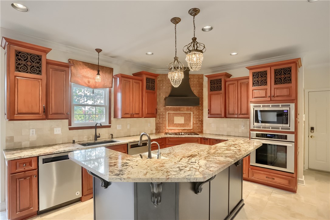 1827 Willow Oak Drive