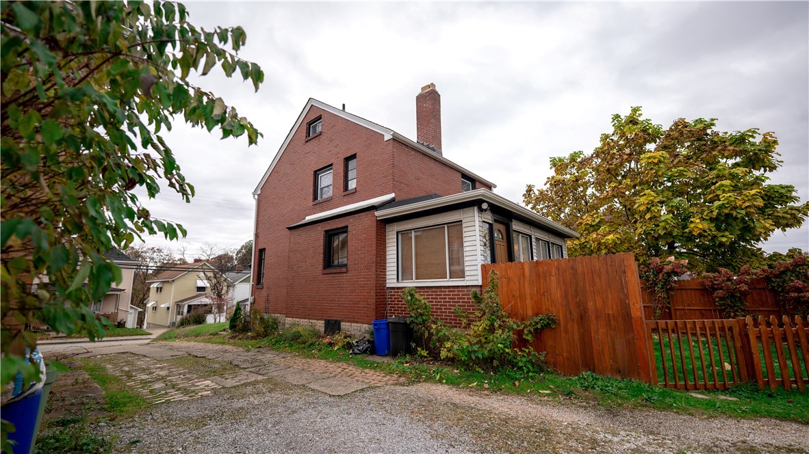 1711 Montour St