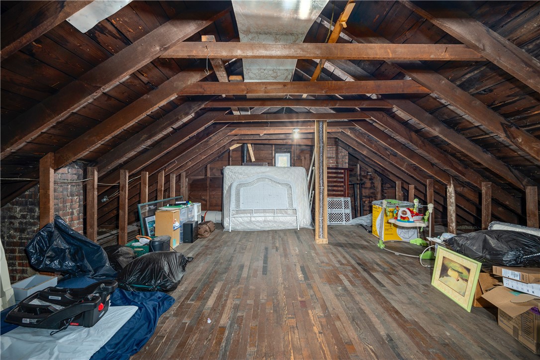 1023 Hamilton Ave.