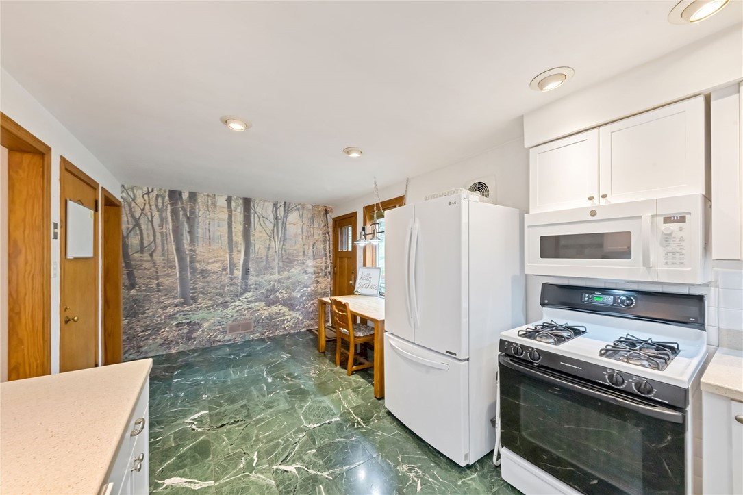 40 Elmhurst Rd