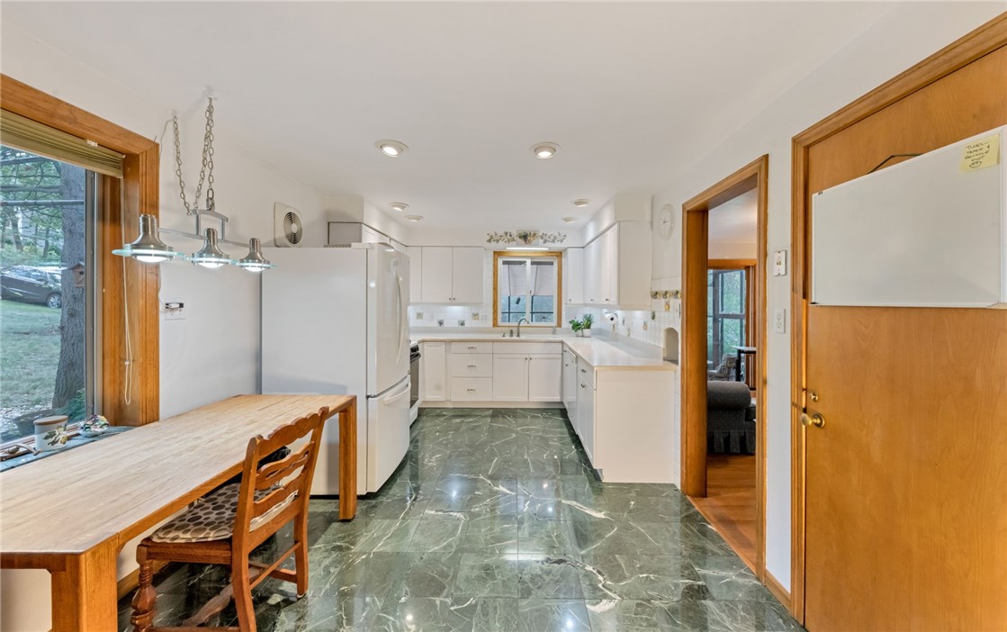 40 Elmhurst Rd