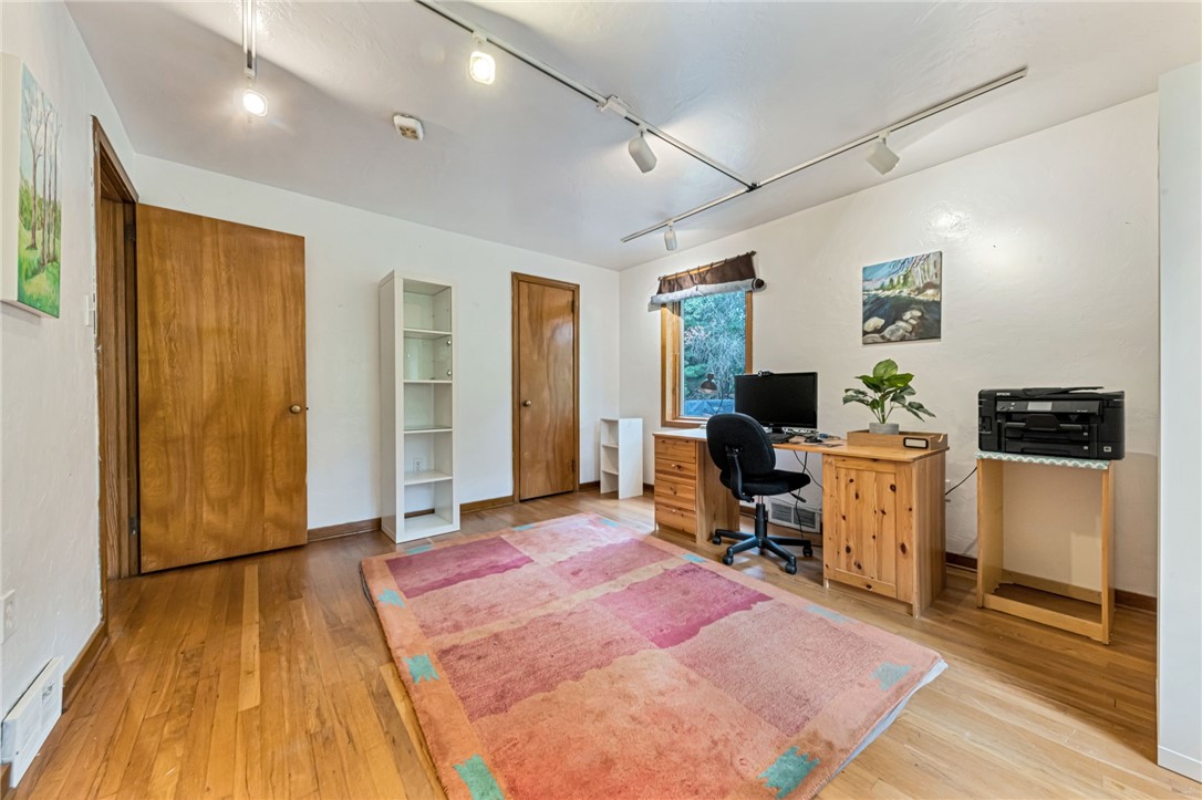 40 Elmhurst Rd