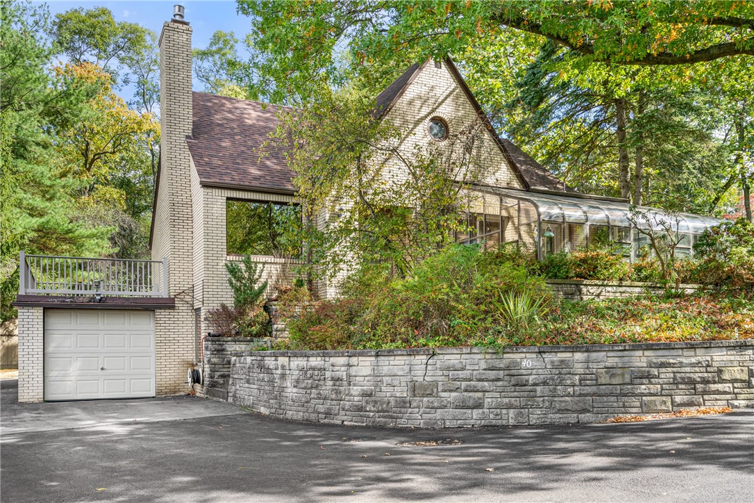 40 Elmhurst Rd