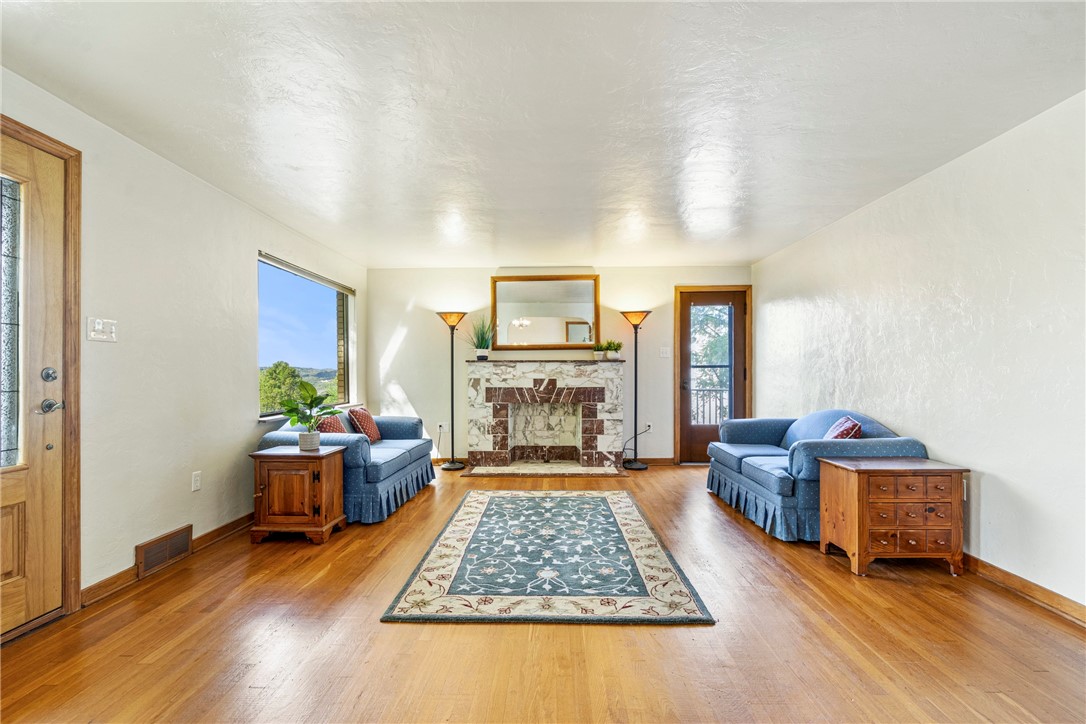 40 Elmhurst Rd