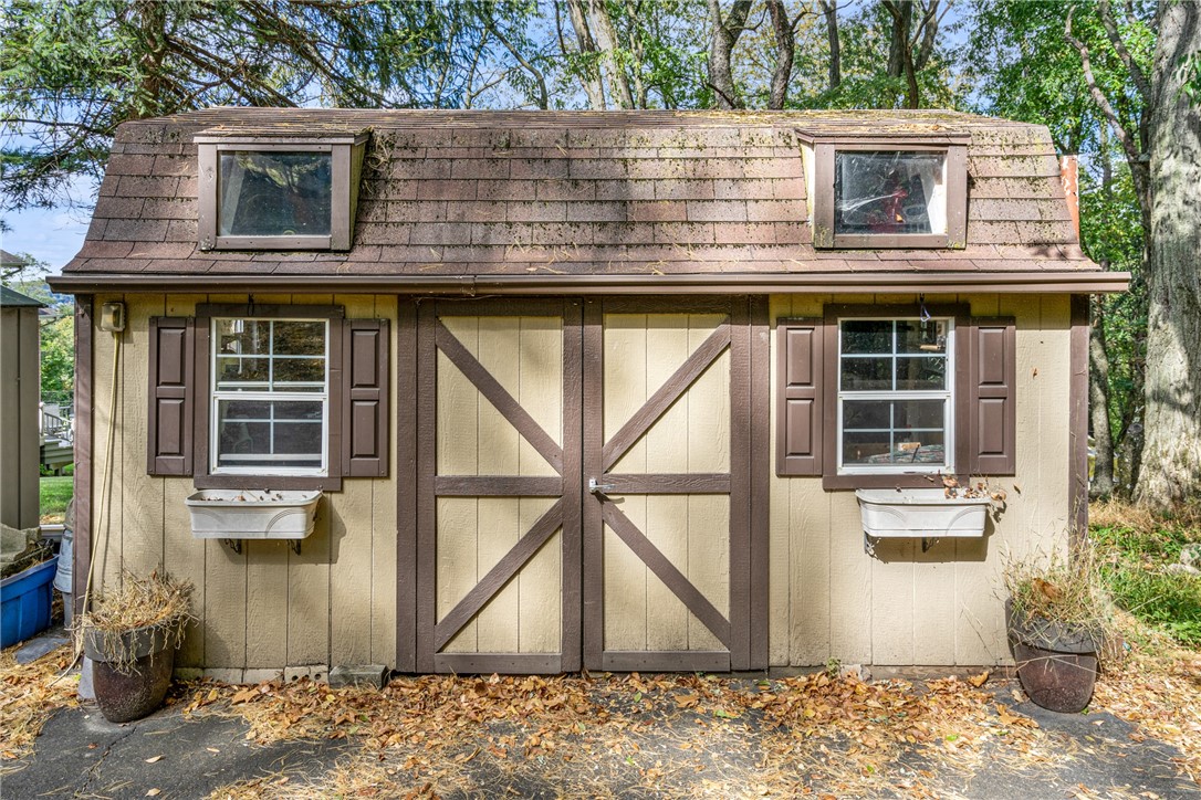 40 Elmhurst Rd