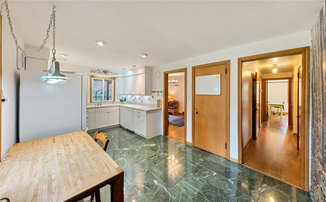 40 Elmhurst Rd