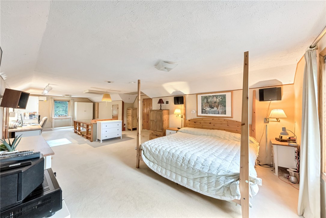 40 Elmhurst Rd