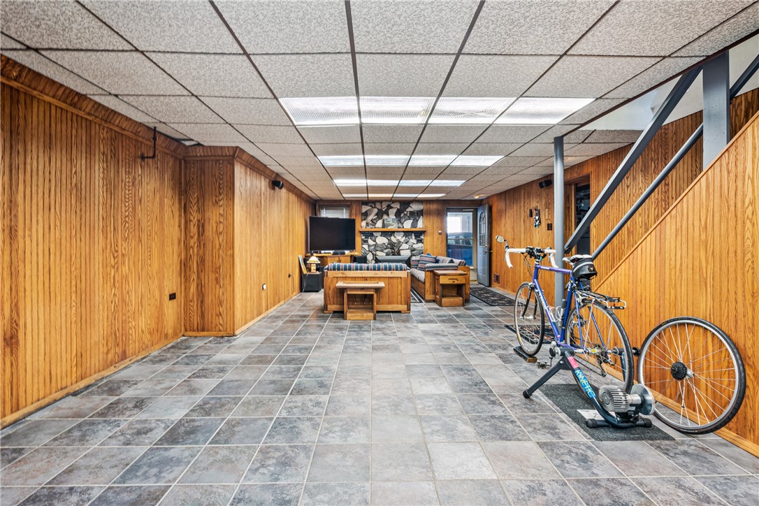 40 Elmhurst Rd