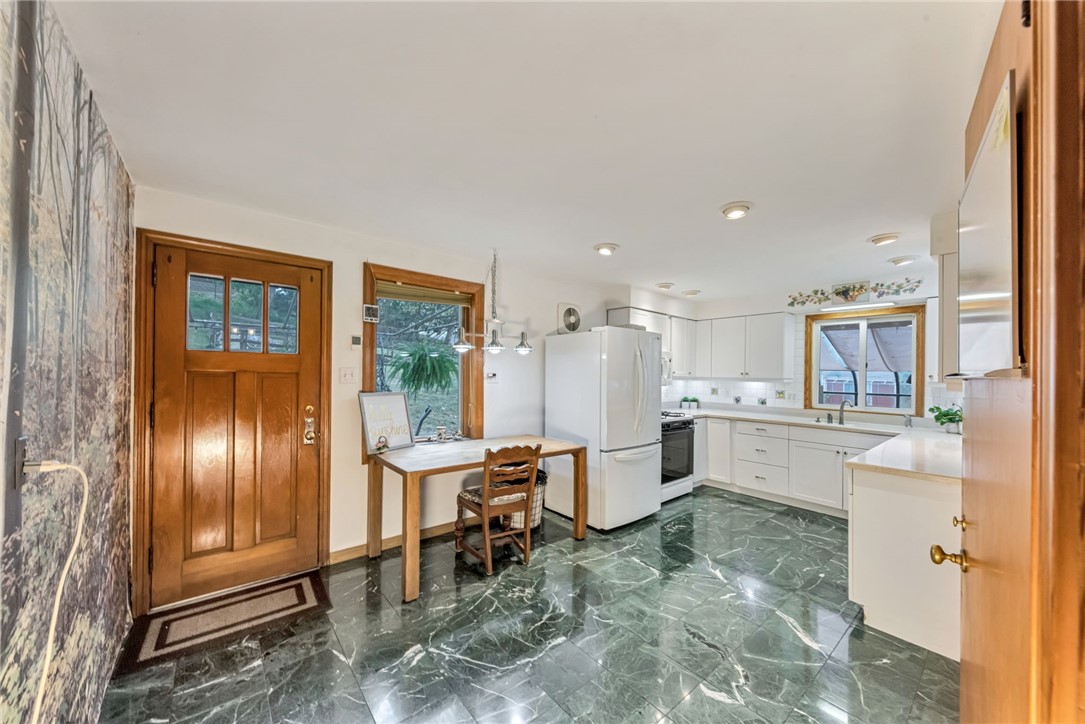 40 Elmhurst Rd