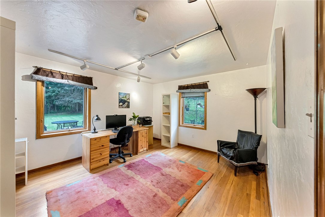 40 Elmhurst Rd