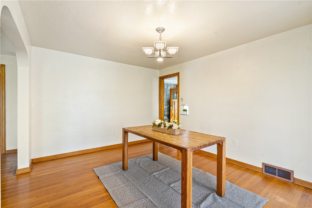 40 Elmhurst Rd