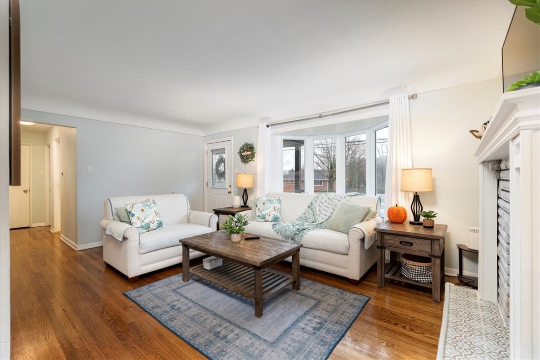 129 Claridge Dr