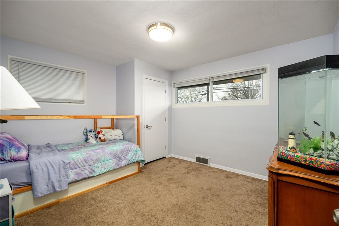 129 Claridge Dr